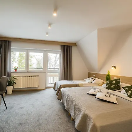 לינה וארוחת בוקר Jandor 3*