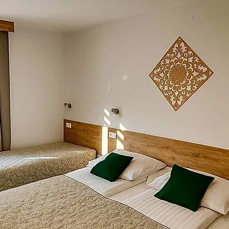 Jandor - 3*